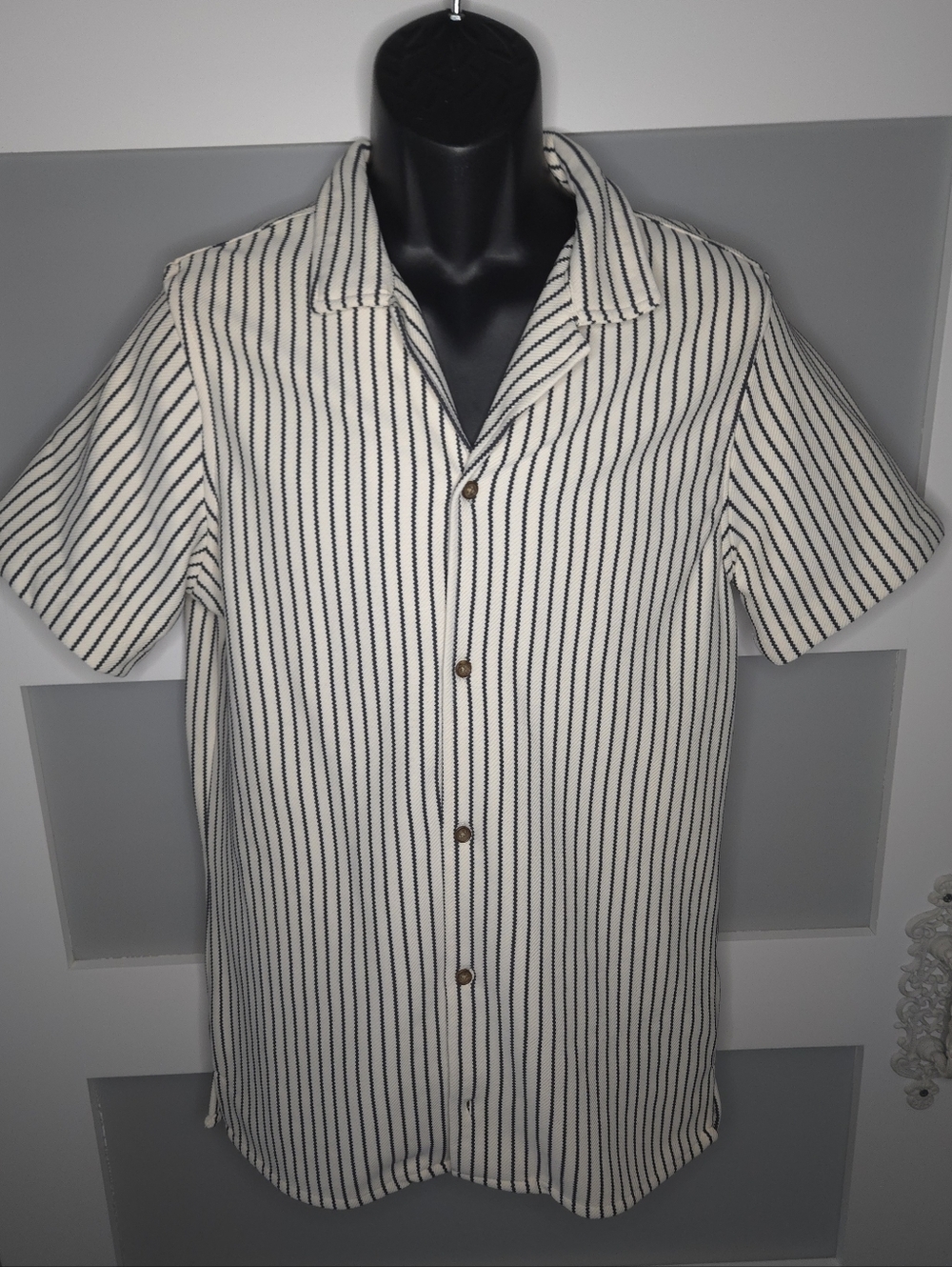 Distortion Men's Short Sleeve Striped Button-Up Shirt